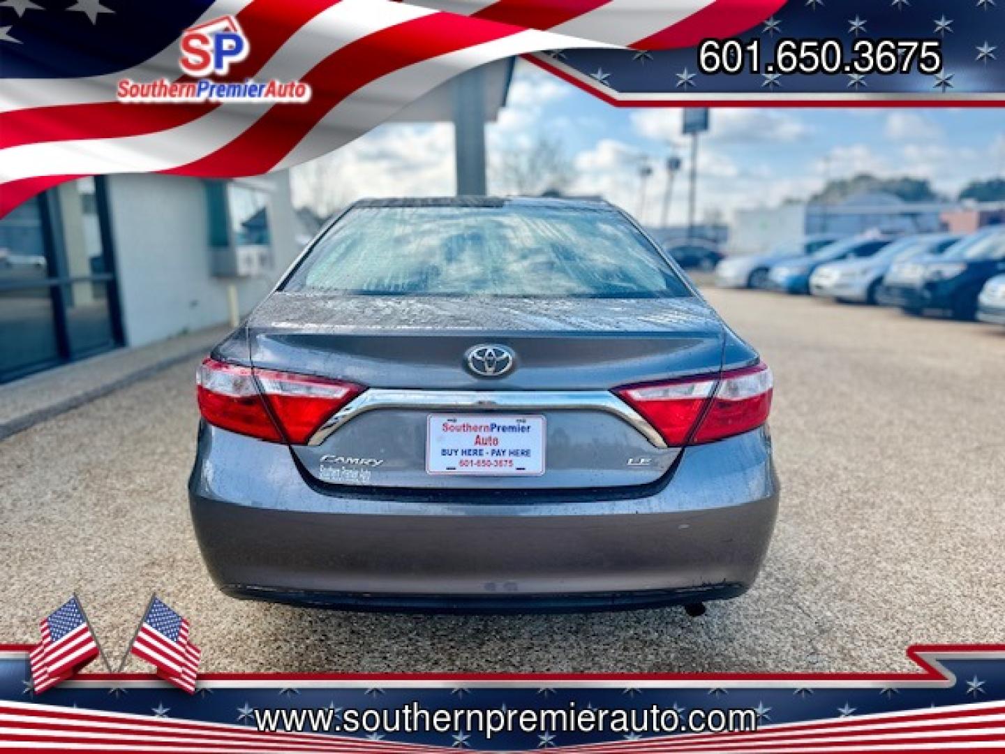 2015 GRAY TOYOTA CAMRY SE; LE; XLE; X (4T4BF1FK9FR) , located at 922 W. Beacon St., Philadelphia, MS, 39350, (601) 650-3675, 32.770447, -89.127151 - Photo#4